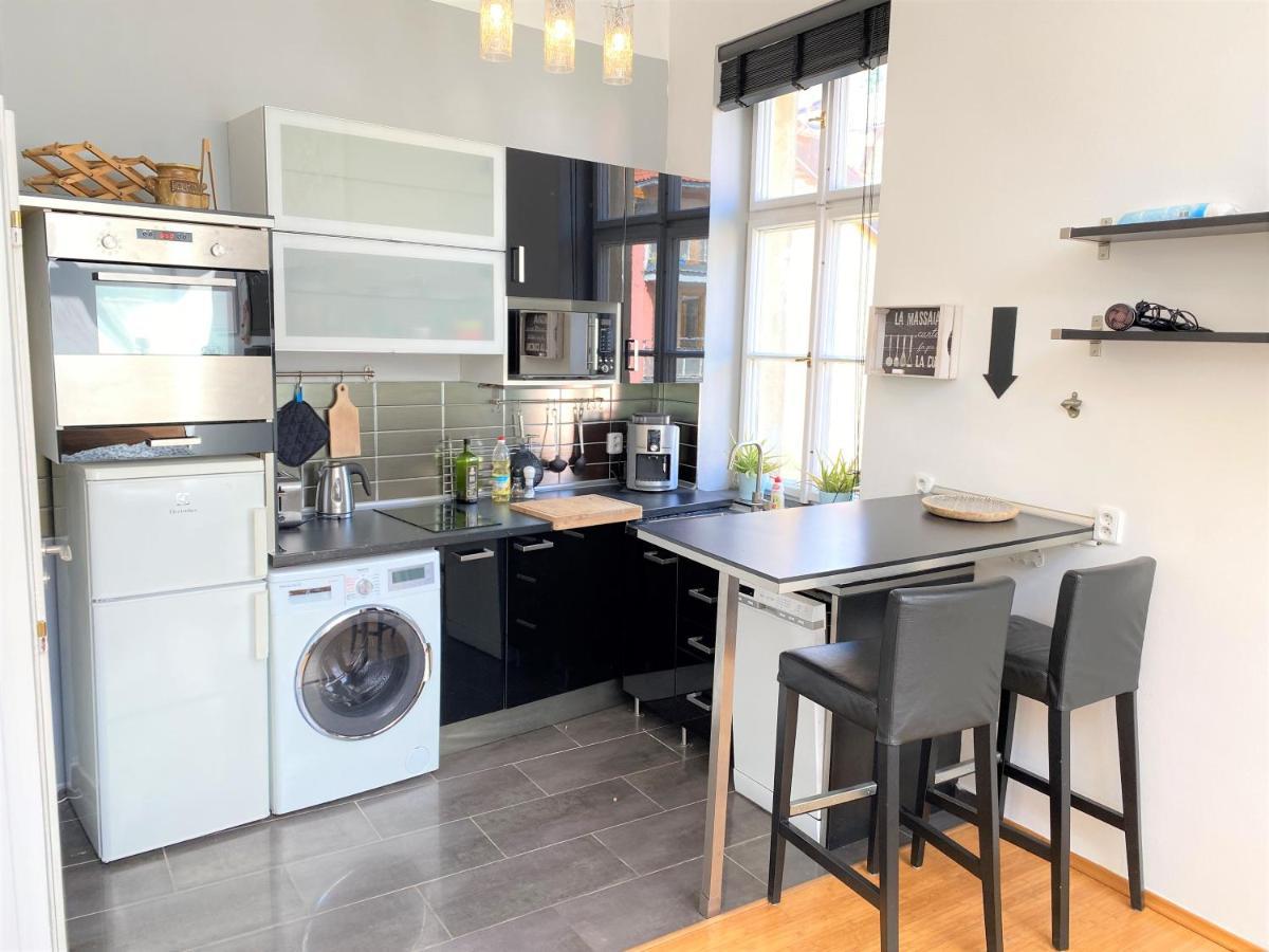 Black Eagle Apartments Praha Bagian luar foto