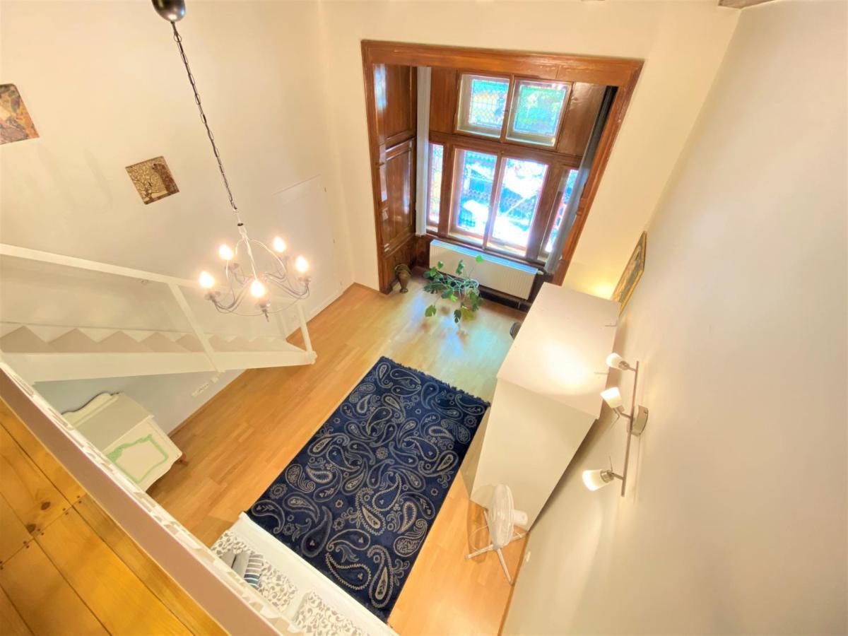 Black Eagle Apartments Praha Bagian luar foto