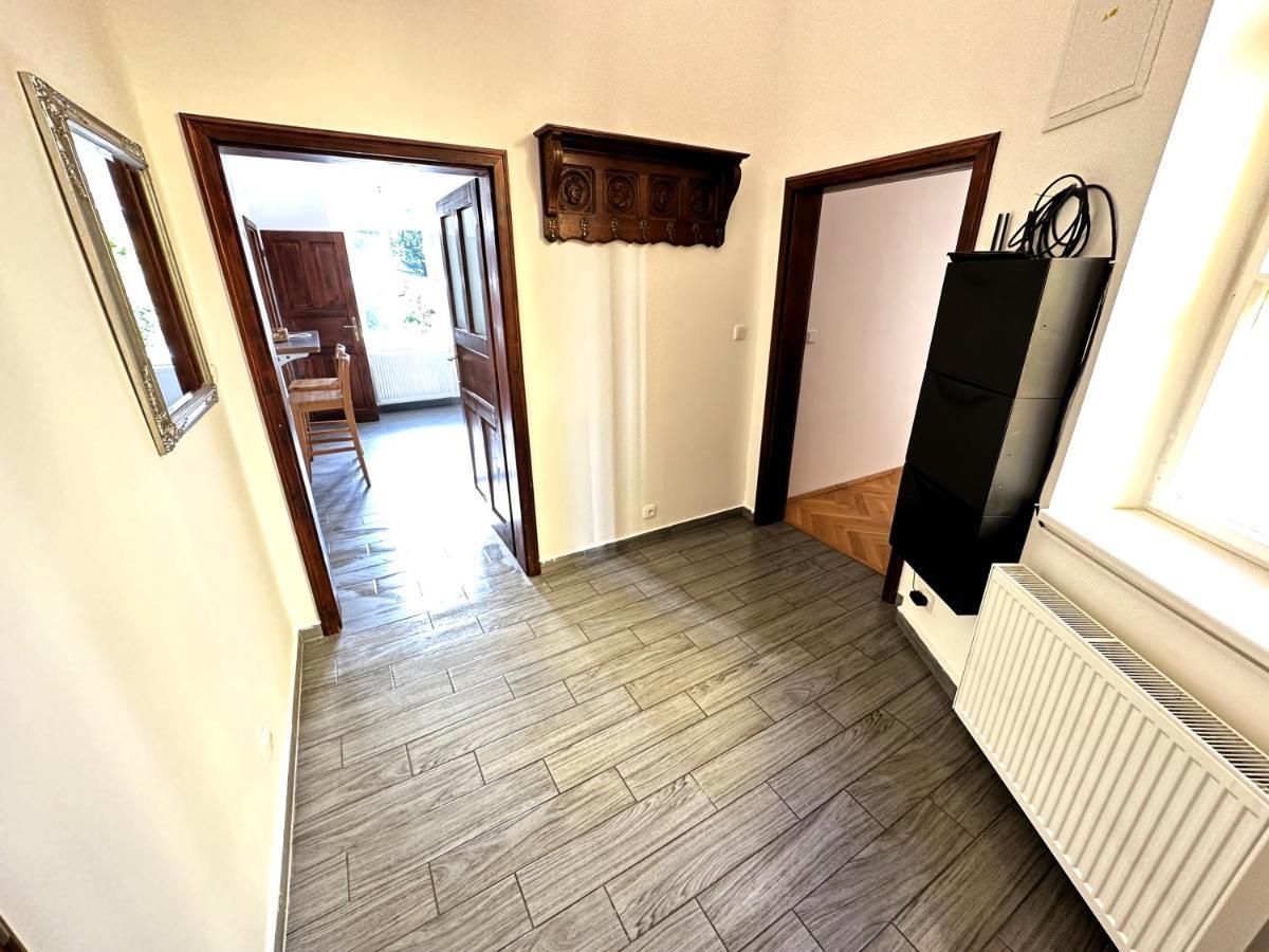 Black Eagle Apartments Praha Bagian luar foto